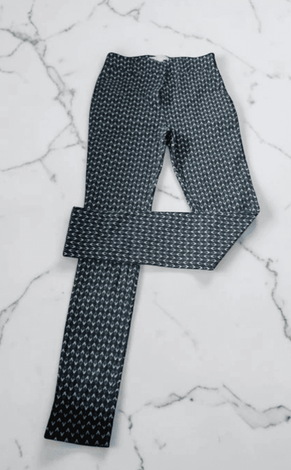 Pantalon motif géométrique noir et vert